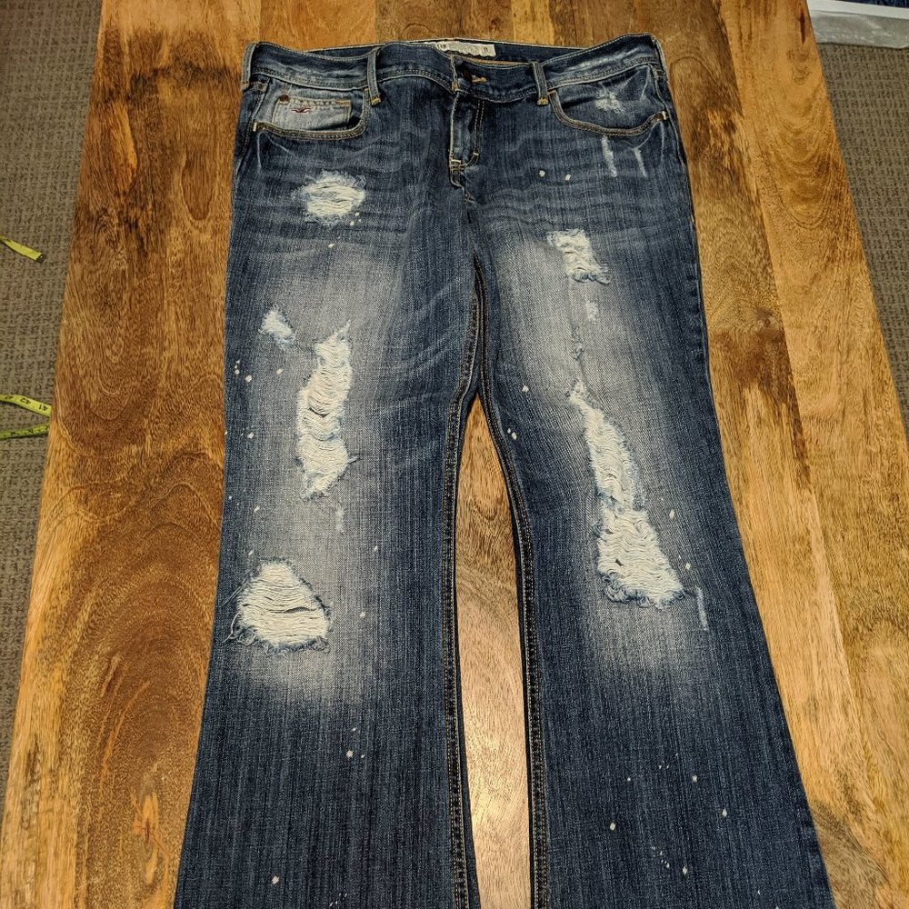 Hollister Jean Distressed Straight